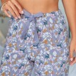 Pyžamové nohavice s potlačou okvetných lístkov