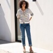 Sweter w paski z ozdobnymi guzikami