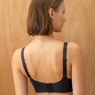 Diskrétní krajková podprsenka z mikrovlákna, bez kostic
