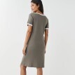 Jednofarebné krátke džersejové šaty