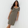 Jednofarebné krátke džersejové šaty