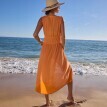 Jednobarevné midi plážové šaty.