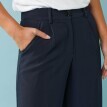 Splývavé široké kalhoty pro malou postavu