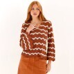 Pruhovaný pulóver so širokými 7/8 rukávmi a vzorom