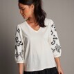Blúzka s 3/4 vyšívanými rukávmi