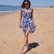 Krátke plážové šaty s potlačou