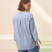 Pruhovaná blúzka z materiálu seersucker