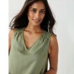 Jednofarebný top s výstrihom do V