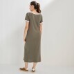 Midi jednobarevné žerzejové šaty s kontrastními lemy