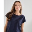 Jednofarebné tričko s lodičkovým výstrihom a krátkymi rukávmi