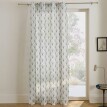 Voálová záclona se vzorem art deco, zakončení očky