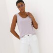Jednofarebný top so širokými ramienkami