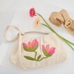 Kabelka s výšivkou kvetín