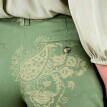 Spodnie chino z nadrukiem paisley