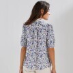 Mušelínová blúzka s potlačou kvetín a krátkymi rukávmi