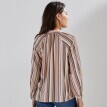 Široká blúzka s potlačou pruhov