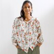 Blúzka s potlačou lúčnych kvetov
