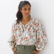 Blúzka s potlačou lúčnych kvetov