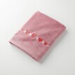 Koupelnový textil s výšivkou srdcí