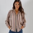 Široká blúzka s potlačou pruhov