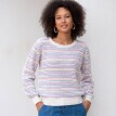 Sweter z kolorowymi paskami i gładkim wzorem