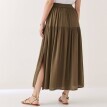 Długa, jednokolorowa spódnica z krepy z elastyczną talią