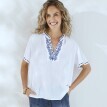 Krepónová blúzka s výšivkou a krátkymi rukávmi
