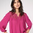 Krepónová jednofarebná blúzka s macramé a 3/4 rukávmi