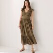 Довга однотонна крепова сукня з рюшами та розрізом спереду