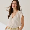 Bluzka z krepy z haftem i krótkimi rękawami