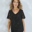 Čipkovaná blúzka s výstrihom do V