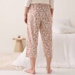 Spodnie piżamowe 3/4 z nadrukiem liści i ściągaczem