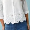Однотонна блузка з вишивкою мадейри, для дрібнішої фігури