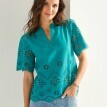 Blúzka s tuniským výstrihom a madeirovou výšivkou