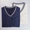 2 trička s výstřihem do V