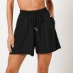 Szerokie, jednokolorowe, przewiewne szorty z wiskozy
