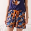 Szorty piżamowe z elastyczną talią i nadrukiem tropikalnym