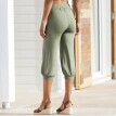 Pantaloni 3/4 terminați cu tiv elastic