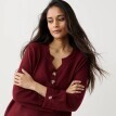 Pulover cu nasturi și model perlat