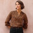 Propínací halenka s mao límečkem, potisk leopard