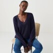 Pulovr s výstřihem do V, z hladkého úpletu