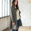 Parka ușoară, impermeabilă, cu glugă detașabilă și fermoar