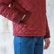 Prošívaná krátká bunda s manšestrovým límečkem