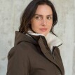 Parka s kapucí a sherpa
podšívkou