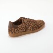 Kožené tenisky s leopardím vzorom a kontrastnými prúžkami