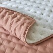 Oboustranný přehoz na postel z prošívaného mikrovlákna /sherpa