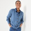 Sweter zapinany na guziki z wzorem warkocza