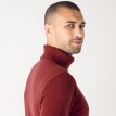 Pulover cu guler înalt din 80% lână