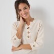 Pulover cu nasturi și model perlat