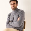 Tricou cu guler înalt și mâneci lungi